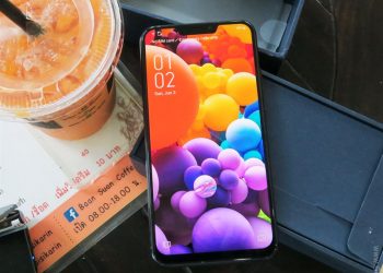 Zenfone 5 ZE620KL review. Accepts up to 2TB SD and bridges the gap between flagship and budget